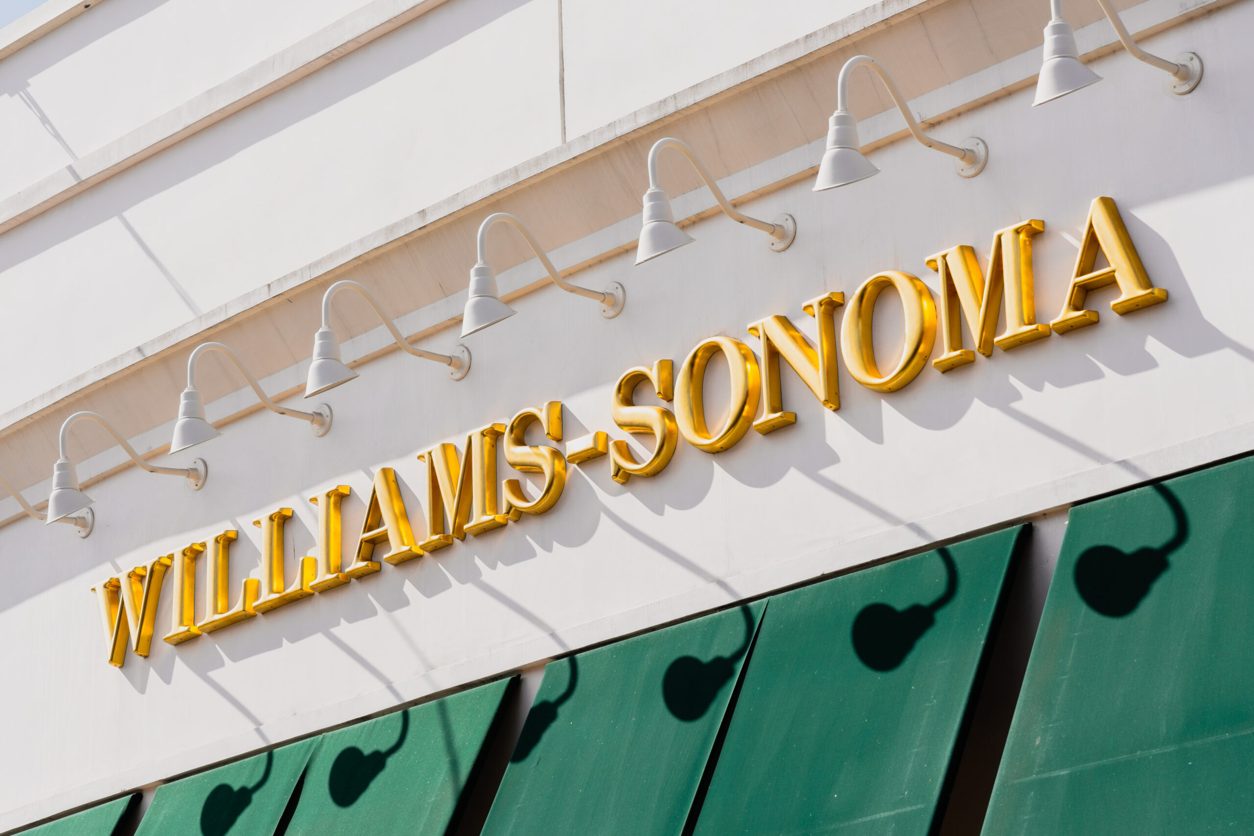 Williams-Sonoma Targets Online B2B For Growth